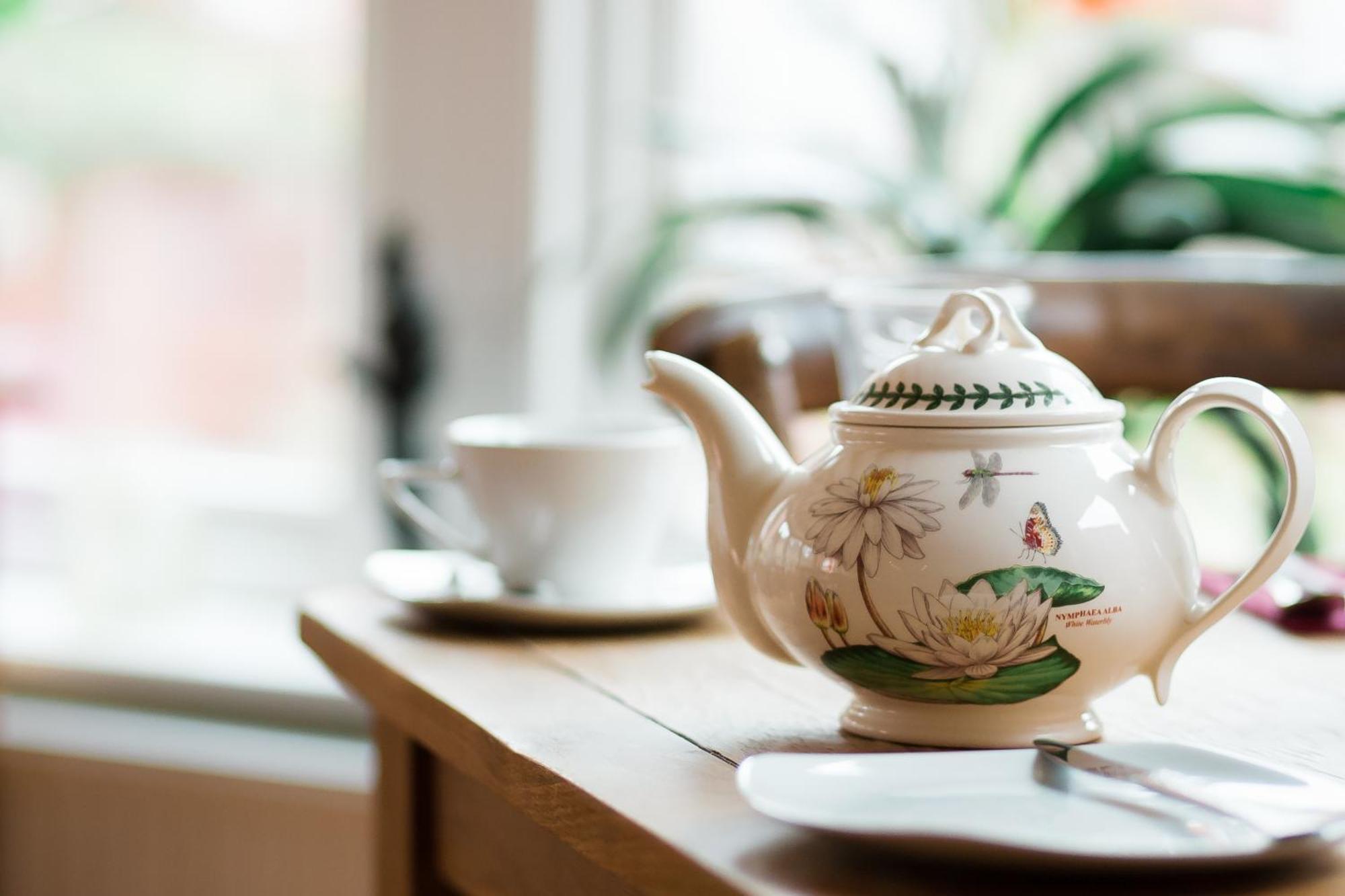 Darwin'S Townhouse Panzió Shrewsbury Kültér fotó A teapot
