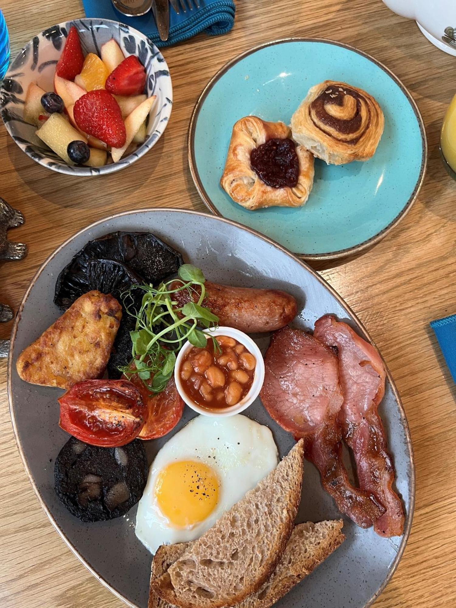 Darwin'S Townhouse Panzió Shrewsbury Kültér fotó English breakfast