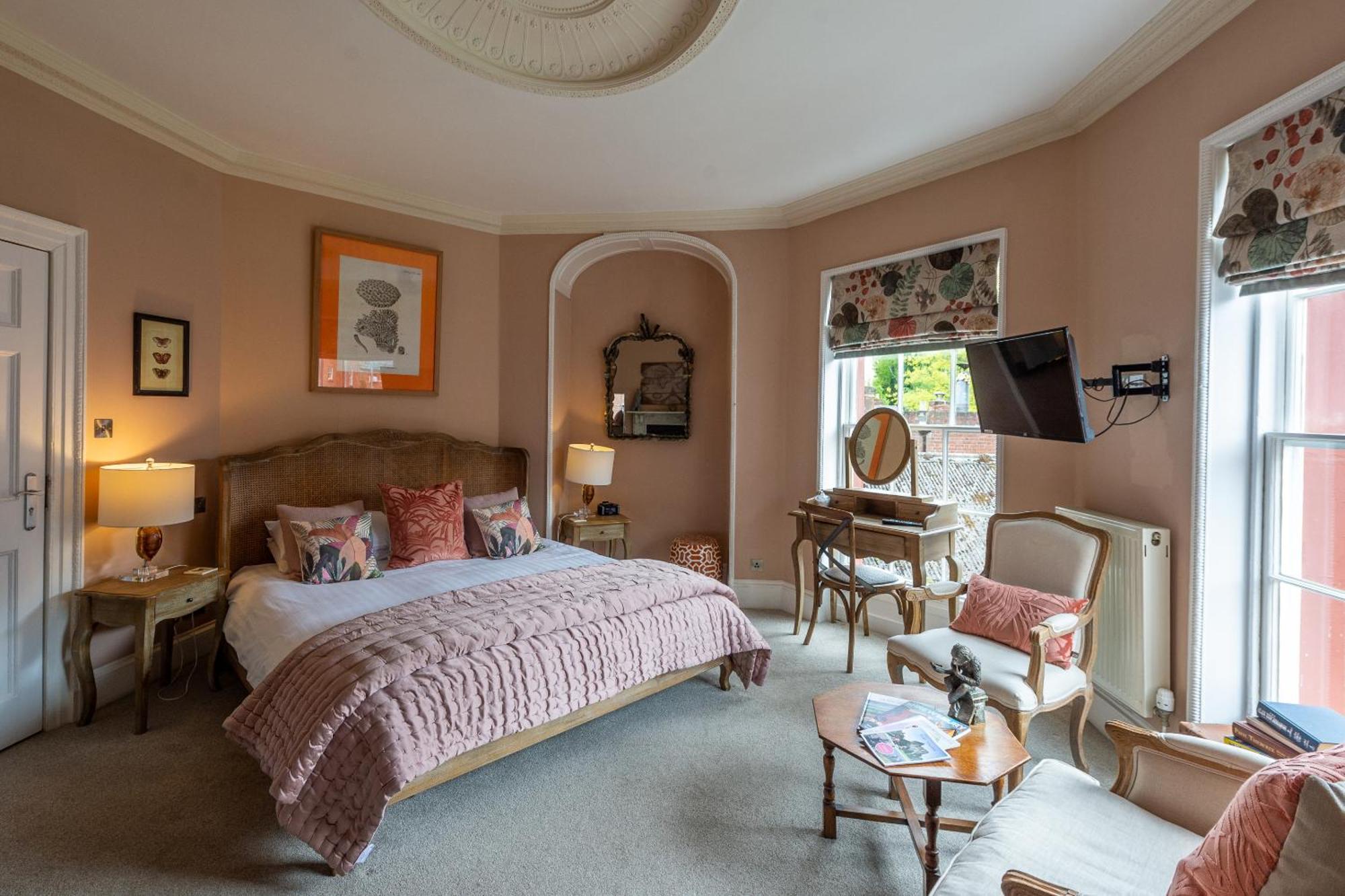 Darwin'S Townhouse Panzió Shrewsbury Szoba fotó A bedroom at the hotel